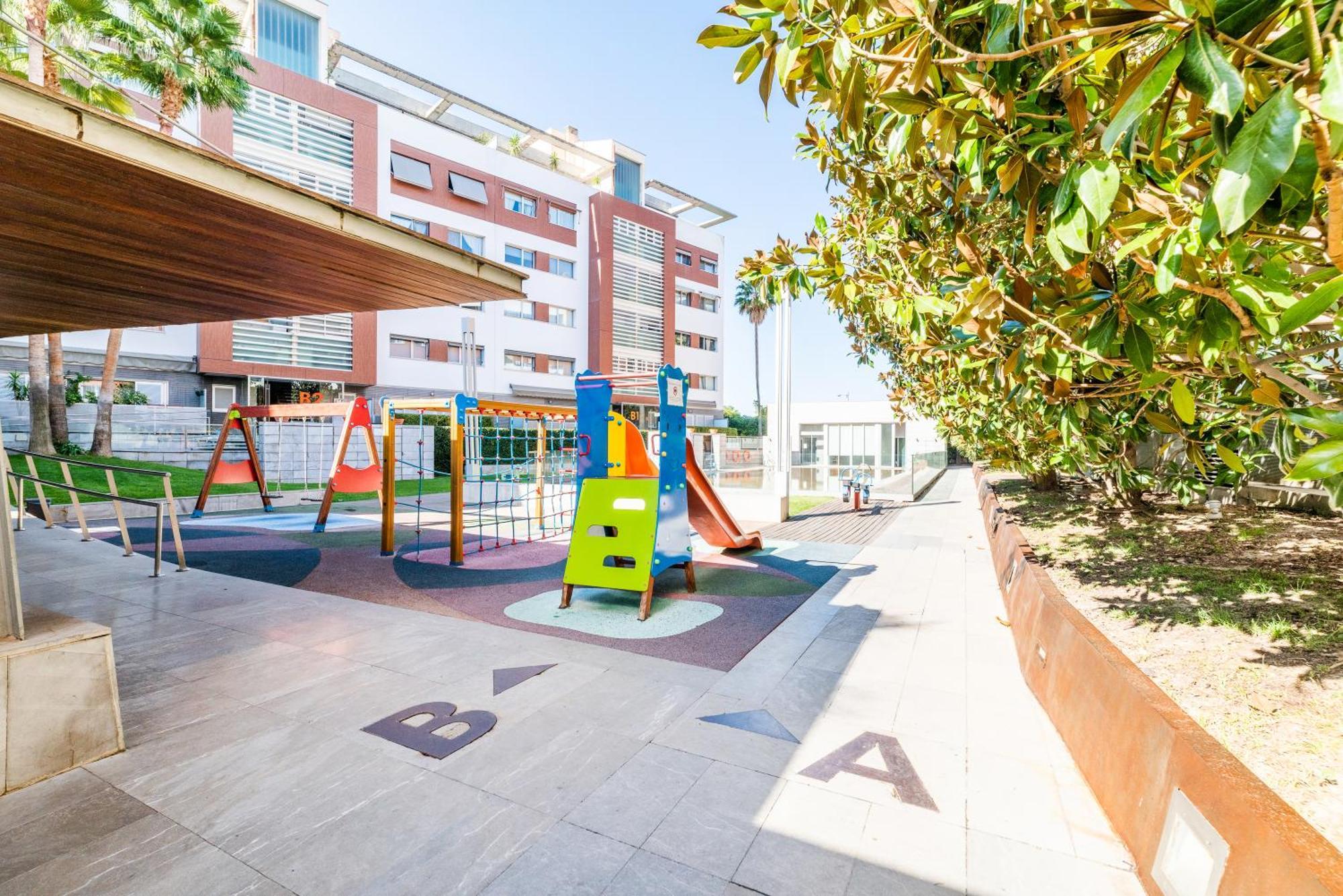 Apartament Tuguest Avenida De La Investigacion - Free Parking Grenada Zewnętrze zdjęcie